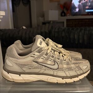 Nike Gray and white Running Shoes